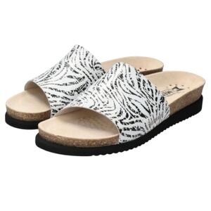 Mephisto Hanik women's slide sandals in a Silver Petra color pattern....Size 10